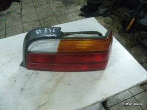 LAMPA TYŁ TYLNA PRAWA BMW E36 COUPE CABRIO