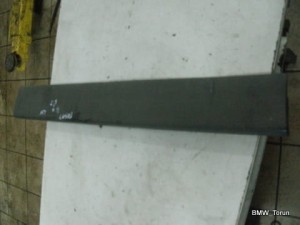 LISTWA DRZWI DOLNA TYŁ PRAWA VW PASSAT B5 FL