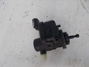 SILNICZEK REGULACJI LAMPY PRZÓD SCENIC II F-VAT