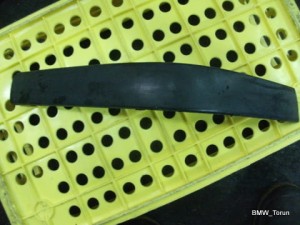 LISTWA ZDERZAKA PRZÓD LEWA BMW E36