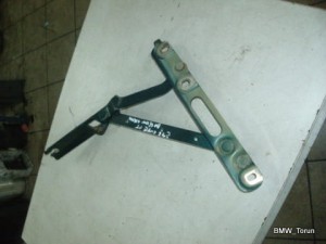 ZAWIAS KLAPY TYŁ PRAWY BMW E36