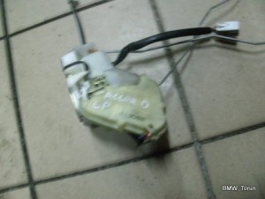 ZAMEK PRZÓD LEWY ACCORD VI 98-02