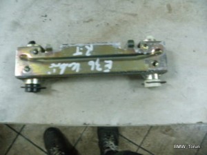 MOCOWANIE UCHWYT TYŁ PRAWE CABRIO BMW E36