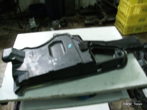 OSŁONA MASKOWNICA FILTRA PRAWA BMW E60 E61 E63 E64 F-VAT