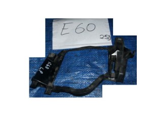 ŚLIZG MOCOWANIE LAMPY PRZÓD LEWY BMW E60 E61