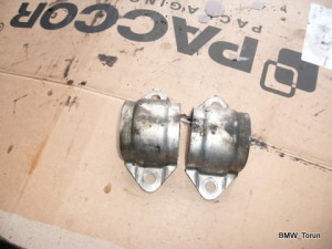 MOCOWANIE UCHWYT STABILIZATORA PRZÓD BMW E39