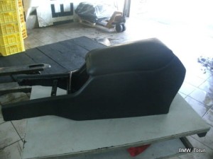 PODŁOKIETNIK SKÓRA MERCEDES E W210