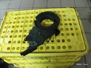 OSŁONA POKRYWA SILNIKA ROZRZĄDU PASSAT B5 A4