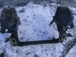 PAS PRZEDNI WZMOCNIENIE FARTUCH AVENSIS II T25
