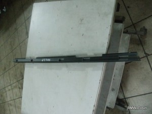 LISTWA ZGARNIAJĄCA PRZÓD LEWA WEW GOLF IV 97-04