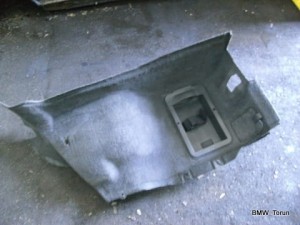 BOCZEK TAPICERKA BAGAŻNIKA KOMBI V40 S40