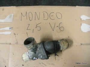KRÓCIEC TRÓJNIK WODY 2.5 V6 MONDEO MK3