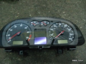 LICZNIK ZEGARY AUTOMAT 1.6 GOLF IV BORA