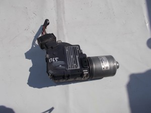 SILNICZEK WYCIERACZEK PRZÓD E65 F-VAT