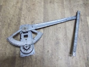 PODNOŚNIK MECHANIZM SZYBY PRAWY TRANSIT MK6 00-06