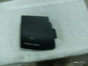 OSŁONA MASKOWNICA PASA TYŁ LEWA COMPACT BMW E46