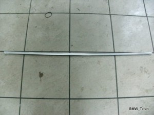 LISTWA ZGARNIAJĄCA TYŁ PRAWA CHROM BMW E39