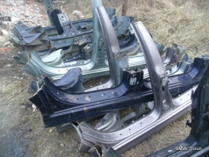 PRÓG SŁUPEK PRAWY BMW E39