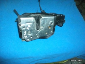 ZAMEK DRZWI PRZÓD PRAWY LIFT SEDAN KOMBI E46