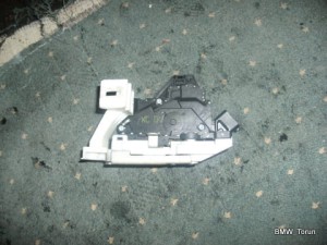 ZAMEK DRZWI TYŁ PRAWY MONDEO MK3