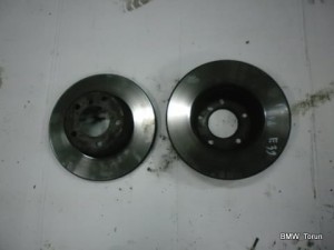 TARCZA HAMULCOWA PRZÓD PRZEDNIA BMW E39 2.5d 3.0d