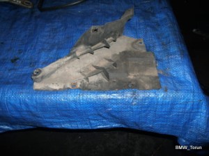 OSŁONA MASKOWNICA PODWOZIA BMW E90 E91