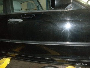 DZRWI PRZÓD PRAWE BMW E46 SCHWARZ