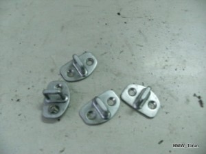 RYGIEL ZAMKA DRZWI BORA GOLF IV