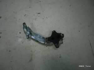 PODSTAWA EGR 2.5 3.0 V6 OMEGA VECTRA B