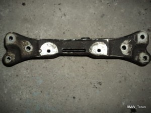 ŁAPA PODPORA SKRZYNI BIEGÓW BMW E39