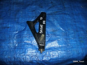 MOCOWANIE UCHWYT 1.6 1.8 PASSAT B5 A4