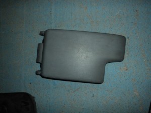PODŁOKIETNIK SZARY BMW E46