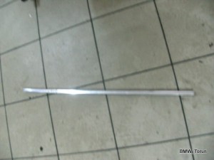 LISTWA ZGARNIAJĄCA OZDOBNA CHROM TYŁ PRAWA BMW E60