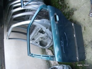 DRZWI TYŁ LEWE GOŁE BOSTONGRUN SEDAN BMW E36