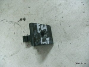 ZAWIAS DRZWI TYŁ LEWY BMW E60 E61