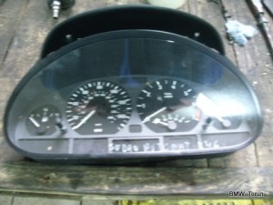 LICZNIK ZEGARY 4 CYLINDRY ANGLIK AUTOMAT BMW E46