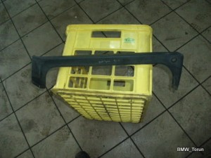 LISTWA OSŁONA PLASTIK KLAPY PRAWA BMW E39 KOMBI
