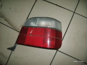 LAMPA TYŁ TYLNA PRAWA BIAŁA M-PAKIET BMW E36 KOMBI