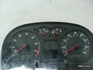 LICZNIK ZEGARY 2.3 V5 VW GOLF IV