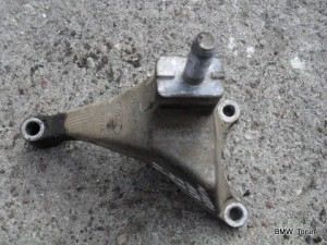 ŁAPA WSPORNIK SKRZYNI 2.5 V6 MONDEO MK3 F-VAT