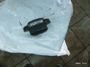 ŁAPA MOCOWANIE PODUSZKA SILNIKA 1.6 VW GOLF IV