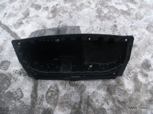 WANNA PODŁOGA BAGAŻNIKA BMW E87