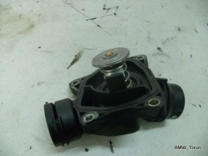 TERMOSTAT + OBUDOWA BMW E46 2.0D 150 km