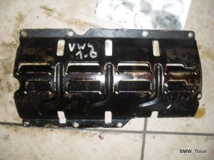 OSŁONA MASKOWNICA MISKI AKL 1.6 VW GOLF IV F-VAT