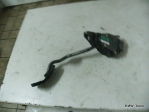 POTENCJOMETR GAZU PASSAT B5 FL